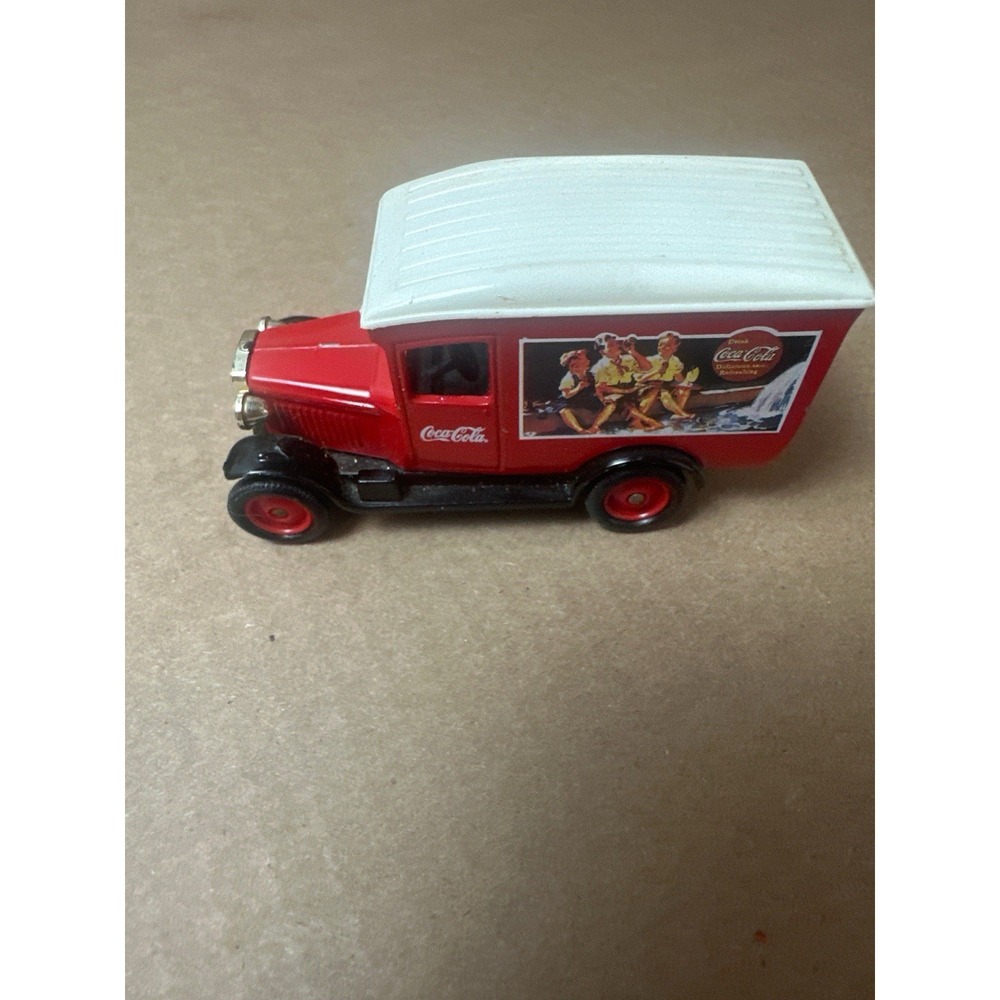 Vintage Lledo Coca-Cola Truck Pencil Sharpener Engl